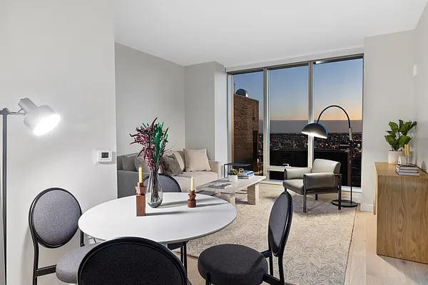 Rented by MNS | media 3