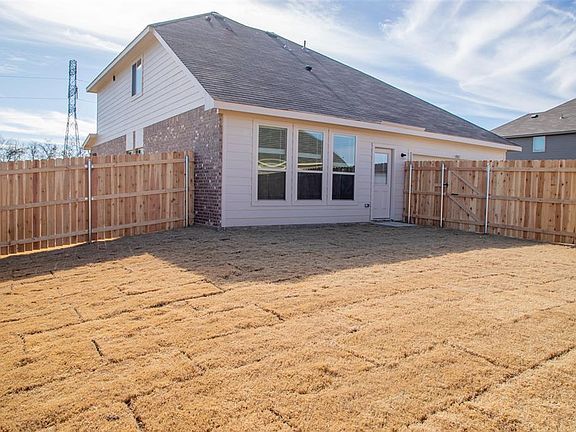 4th image of 1801 Jasmine Dr