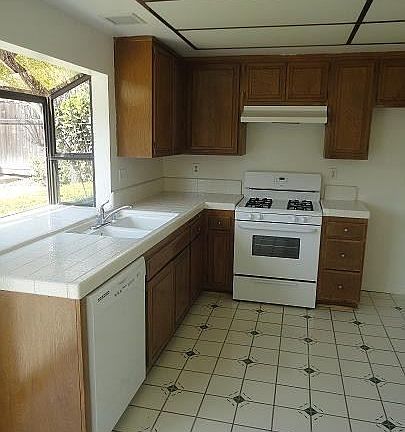 2nd image of 1817 Powell Dr
