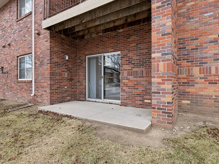 Northbrook Apartments — Photo 265