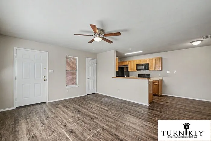 3 bed, 2.0 bath, 1100 sqft, $1,475 — Photo 2