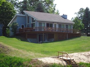 5530 Chestnut Drive, Cheboygan, MI 49721