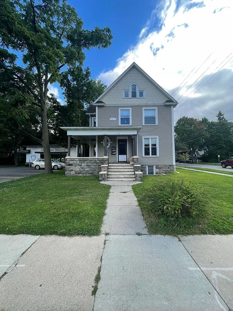 1121 Packard St. — Photo 1