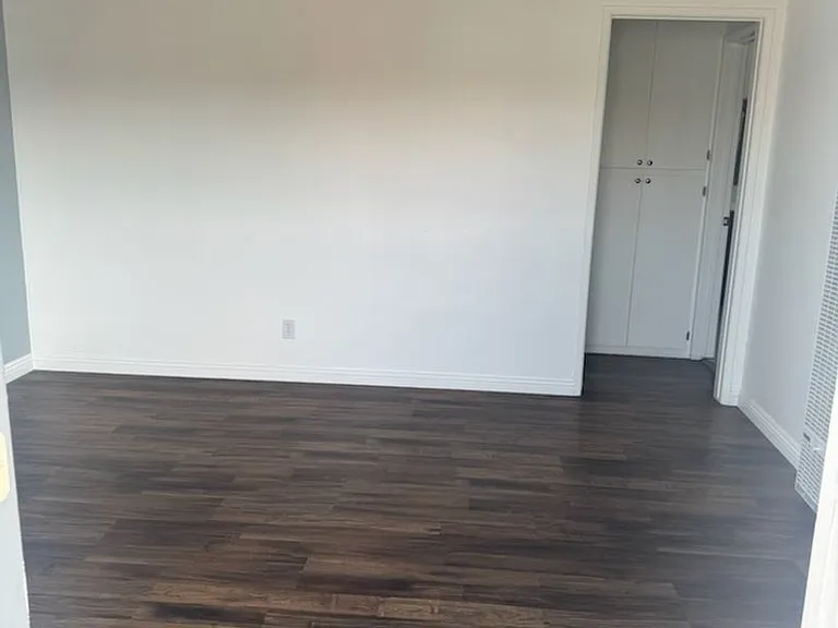 21013 Reynolds Dr — Photo 2