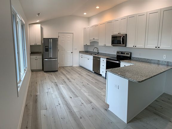 3rd image of 821 Timbers Edge