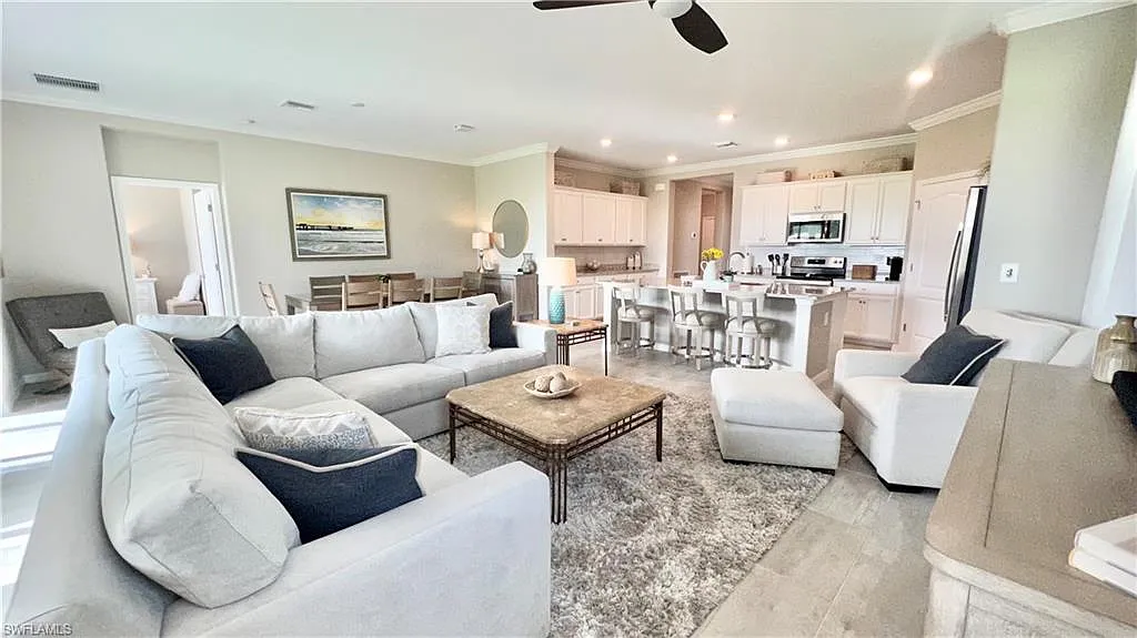3 bed, 3.0 bath, 2202 sqft, $7,000 — Photo 3