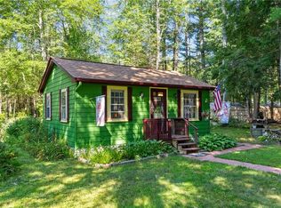 14 Laurel Dr, Glocester, RI 02814