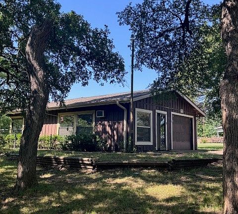 5th image of 698 Mimosa Dr