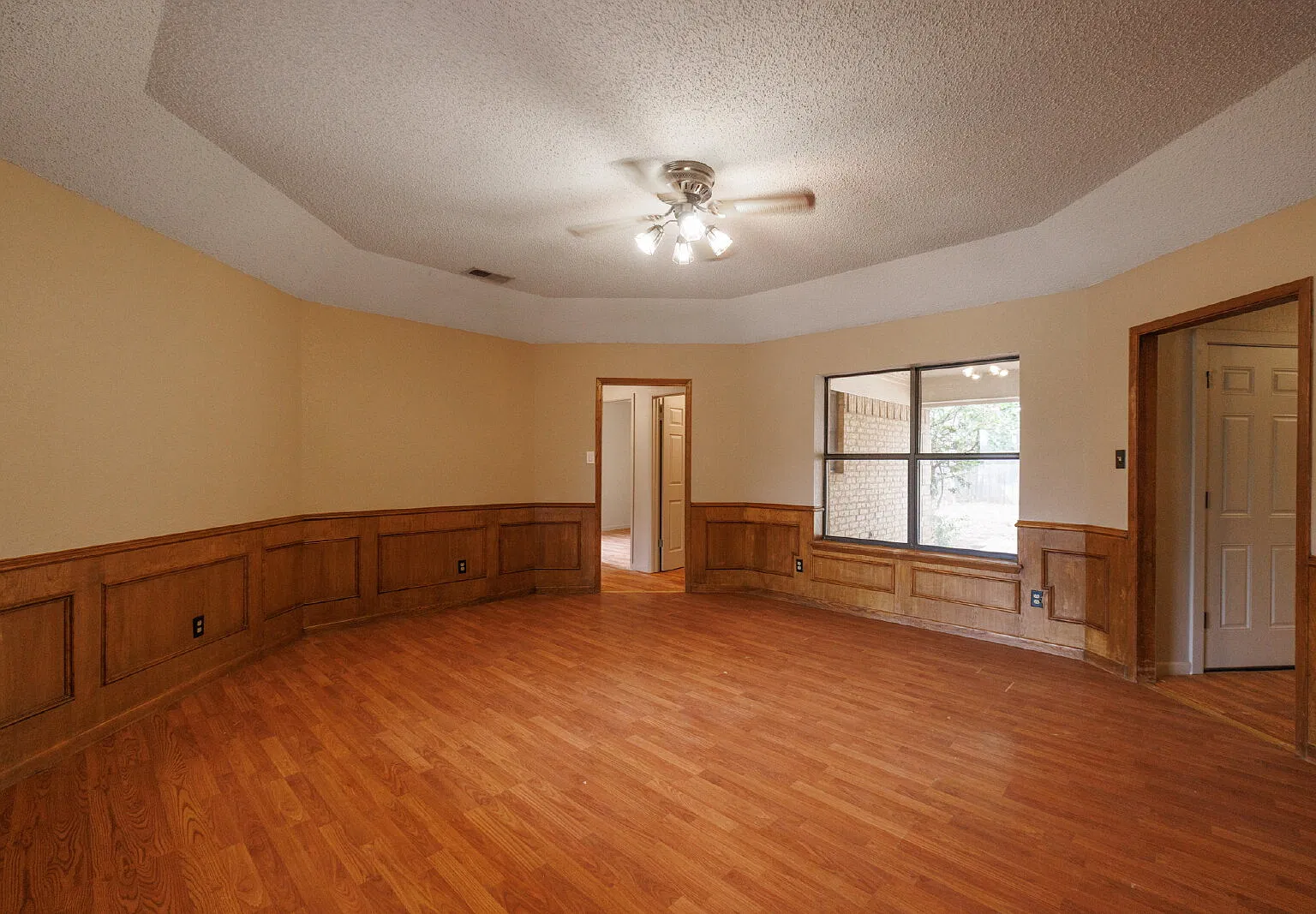 3 bed, 2.0 bath, $2,500 — Photo 2