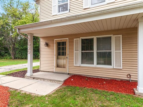 2nd image of 2020 Woodburn ROAD #A