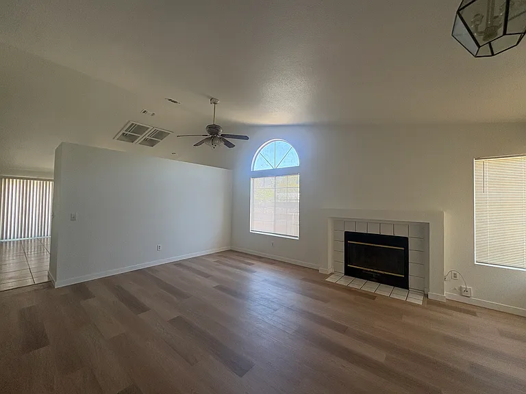 6013 Landing Point Way — Photo 4