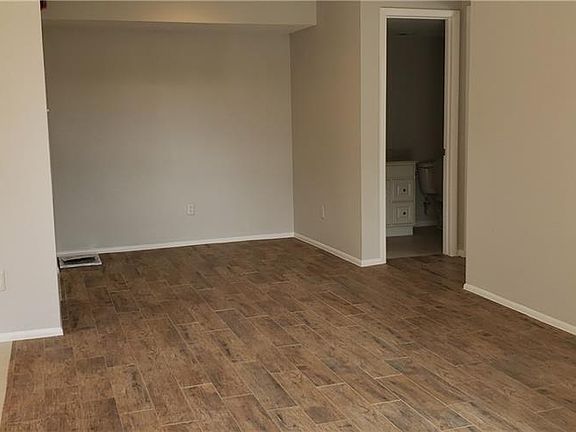 3rd image of 3732 Idlebrook 202 Cir