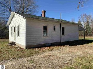 5317 Laird Lake Rd, Hale, MI 48739