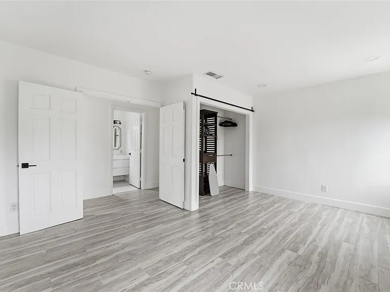 709 Warren Ln — Photo 16