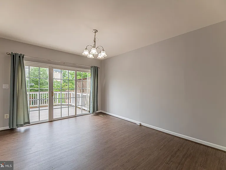24635 Kings Canyon Sq — Photo 14