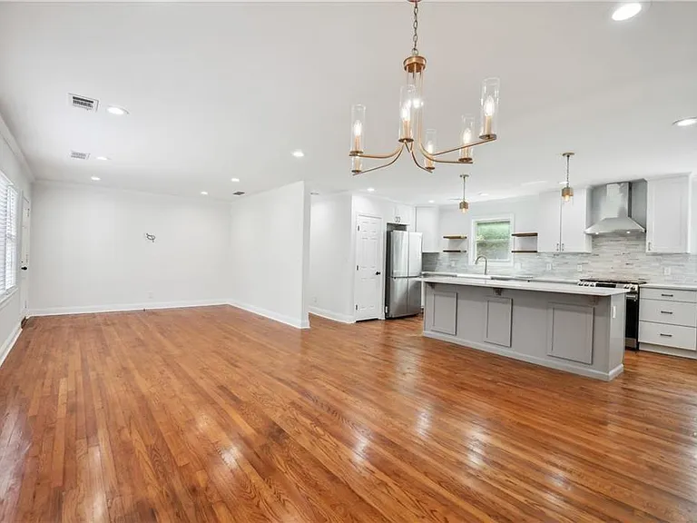 1249 Goodwin Rd NE — Photo 6