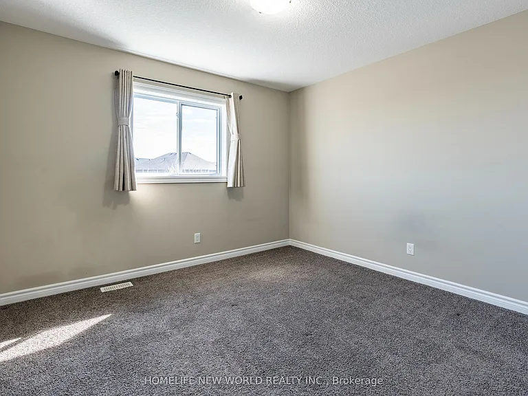 452 Avens St — Photo 17