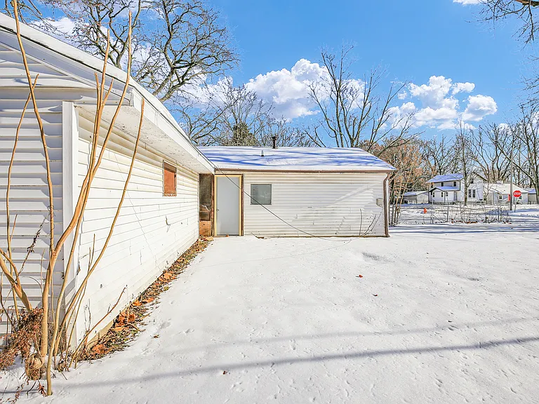 1101 N McKinley Ave — Photo 26