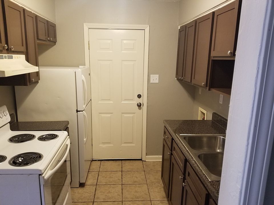 1st image of 2859 Baskin St