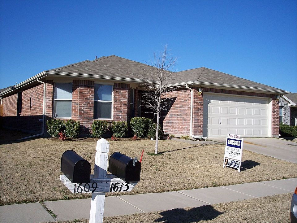 1st image of 1613 Briarhaven Way