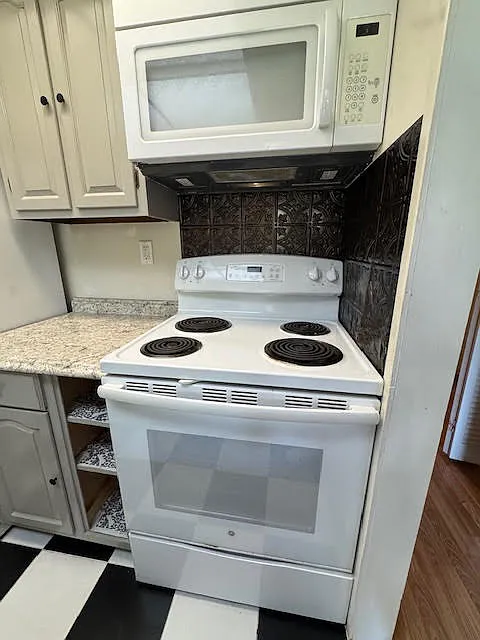 1 bed, 640 sqft, $1,200 — Photo 4