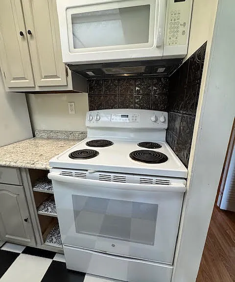 146 Lakeside Villa #146 — Photo 4