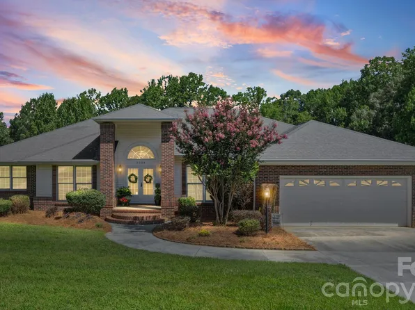 3008 Eaker Dr, Cherryville, NC 28021