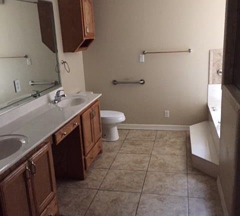 5th image of 1808 Chandler Cir