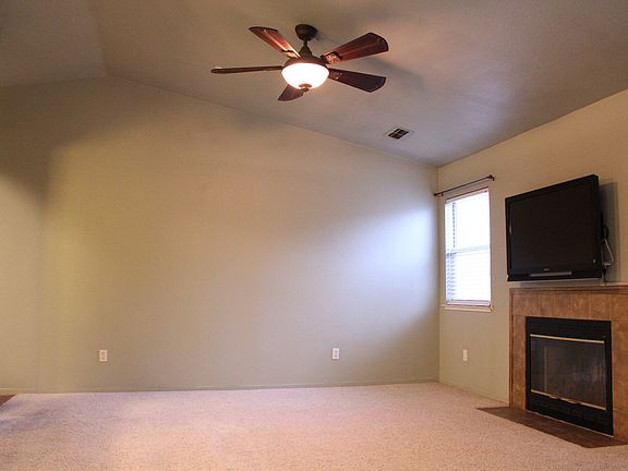 4th image of 248 Cole Ct