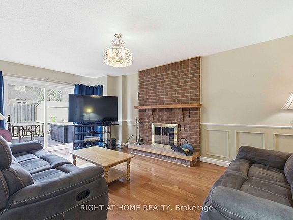 3rd image of 620 Aspen Rd