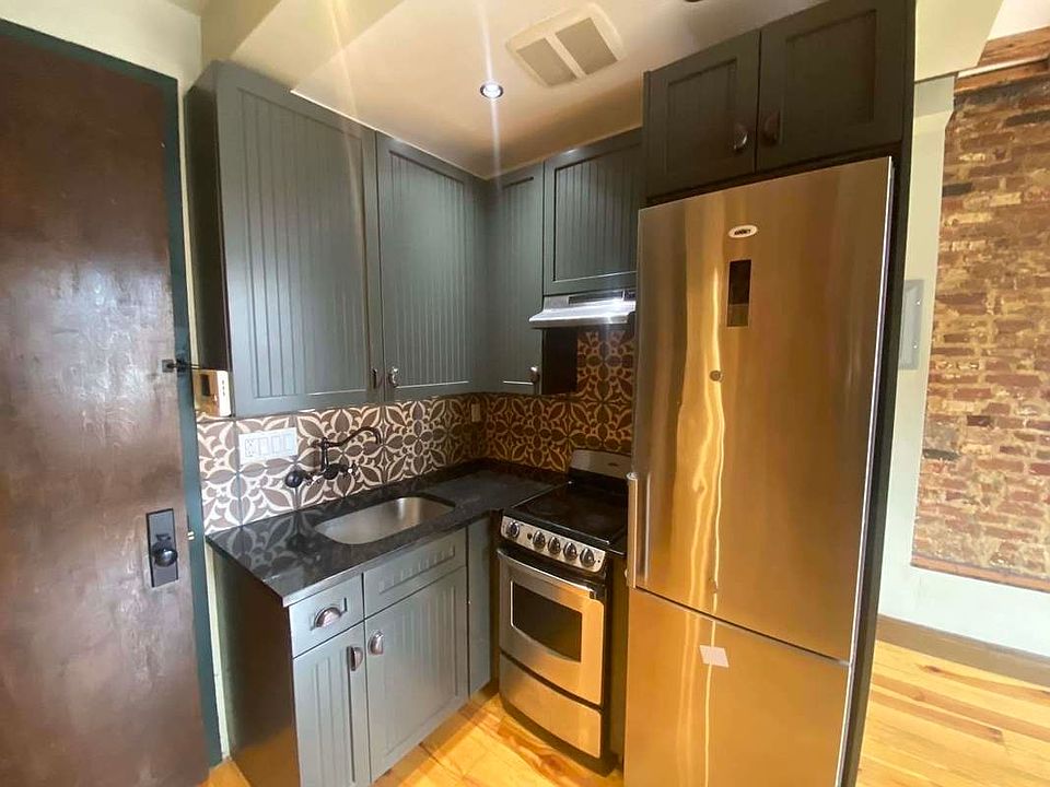 1st image of 1467 Bedford Ave APT 2
