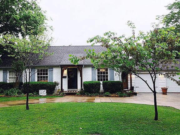 Circle Dr+Extra side parking