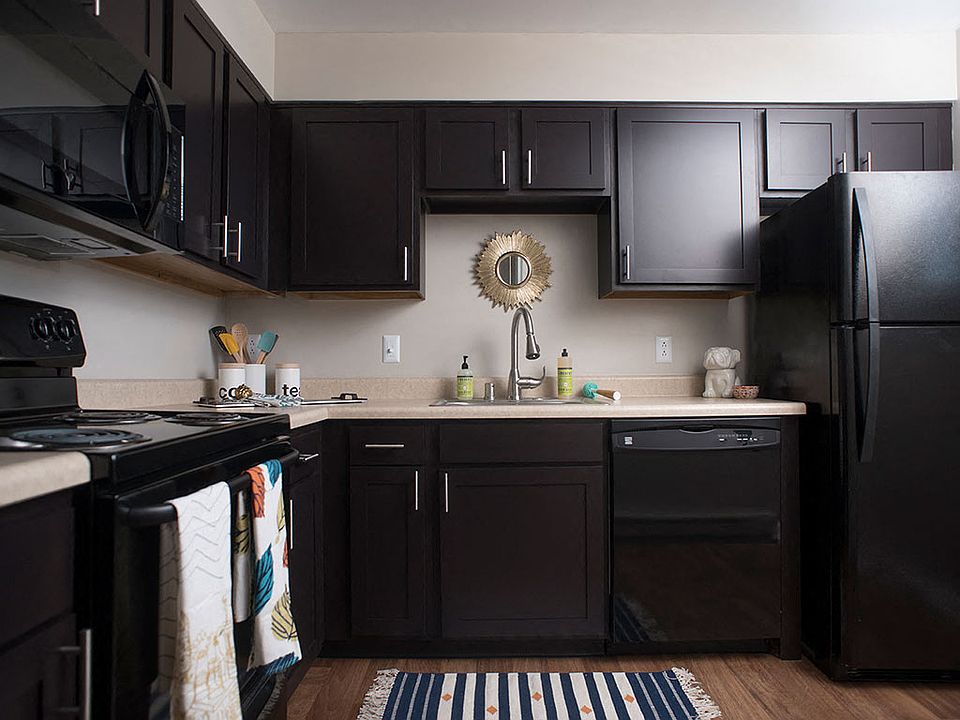 Open concept modern kitchen at Crescent Centre luxury apartments in Downtown Louisville, Kentucky