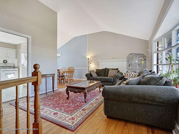 2nd image of 563 Brookside Dr