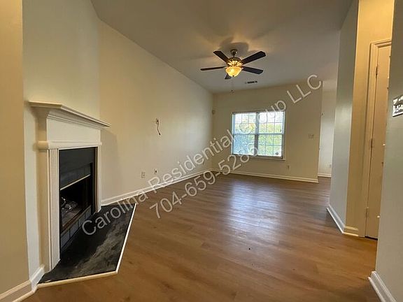 3rd image of 7809 Lennoxshire Ln