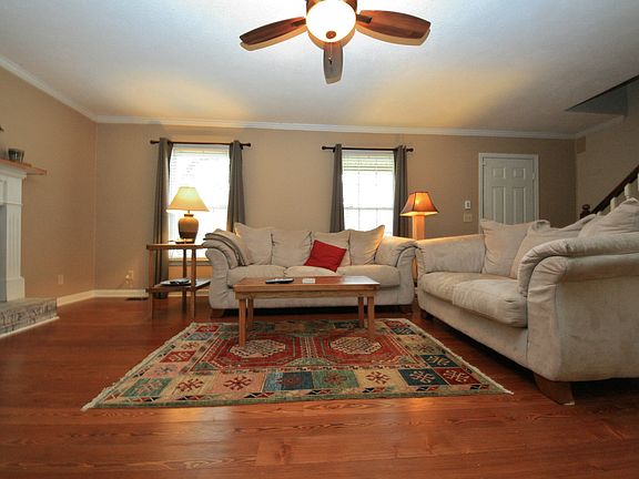 4th image of 2311 Crown Hill Dr