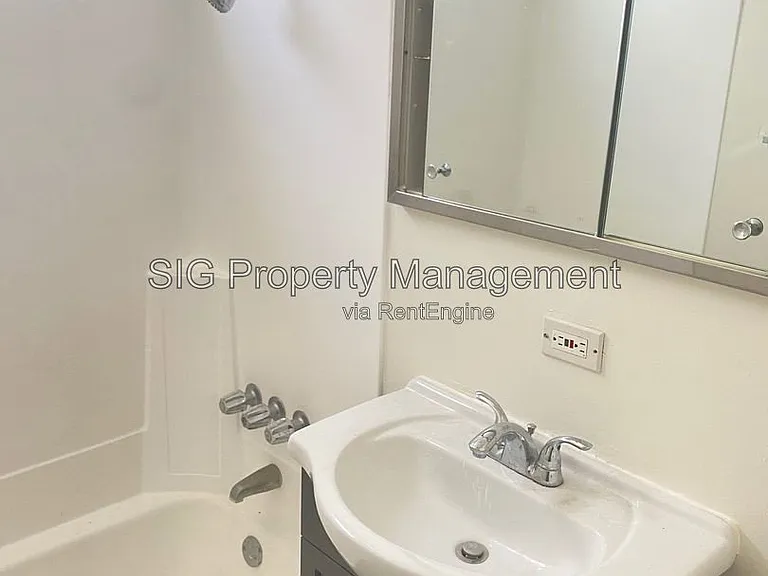 417 E Elmwood Ave #A — Photo 9