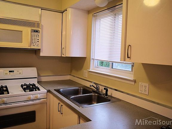 4th image of 3500 Gardner Ave