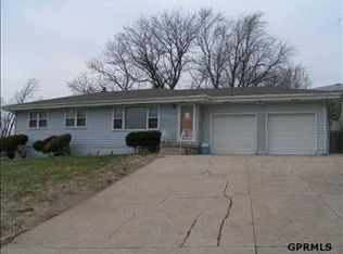 8506 Pinkney St, Omaha, NE 68134