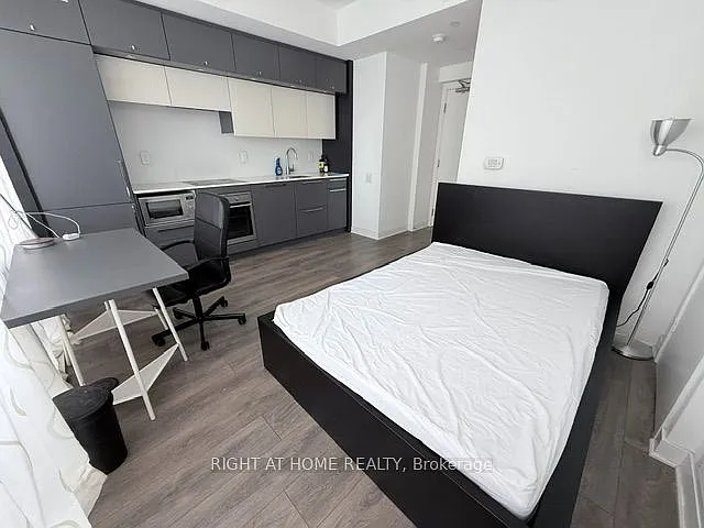 Studio, $2,050 — Photo 4
