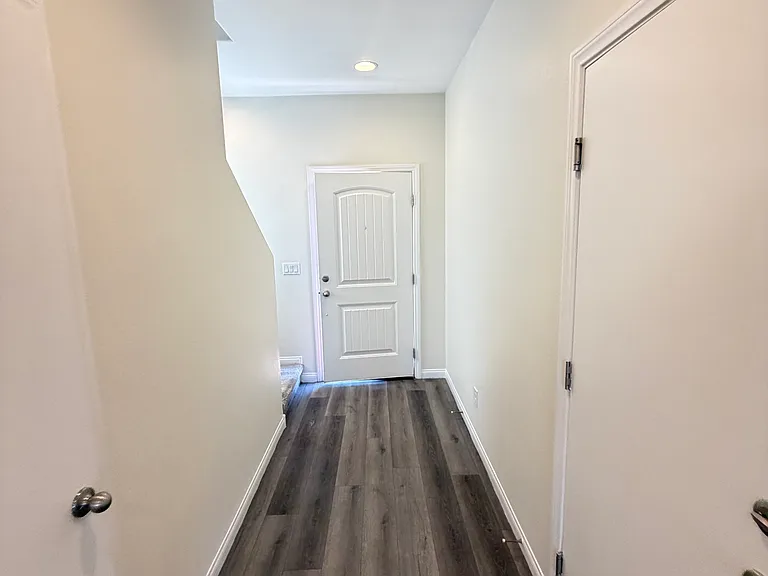 6070 Forest Archer Pl — Photo 4