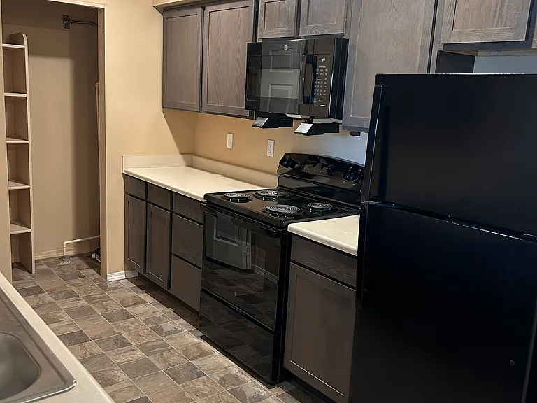 Samuelson Place Apartments — Photo 1
