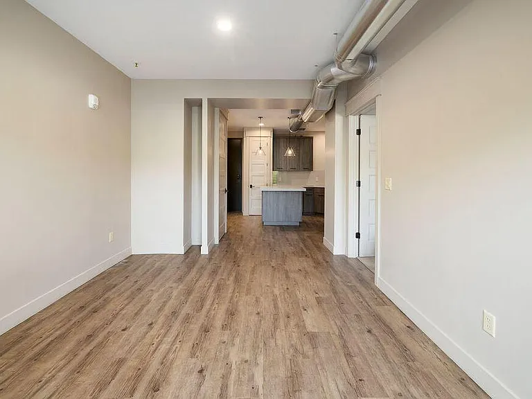 Salt Lake Costume Apartments — Photo 10