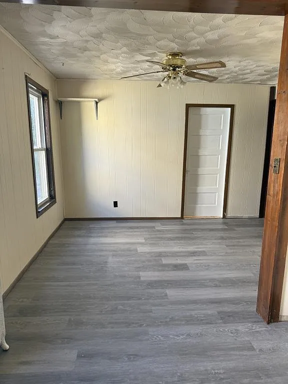 437 Willard St — Photo 4