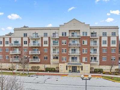 9440 S 51st Ave APT 415, Oak Lawn, IL, 60453