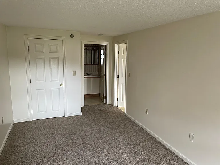 844 State St #39 — Photo 7