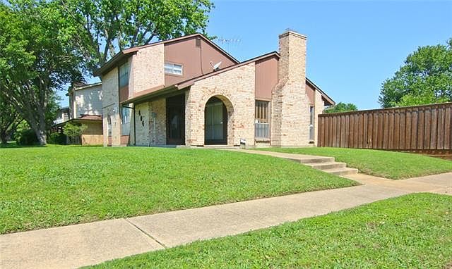 1st image of 404 Bedford Dr