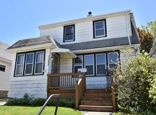 3737 W Miller Ln, Milwaukee, WI 53208