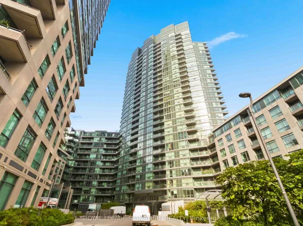 231 Fort York Blvd #225, Toronto, ON M5V 1B2