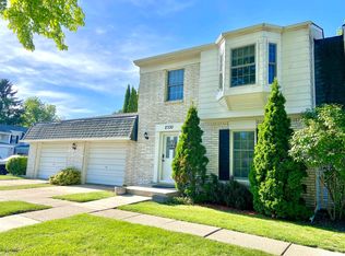 2330 Hillendale Dr, Rochester, MI 48309